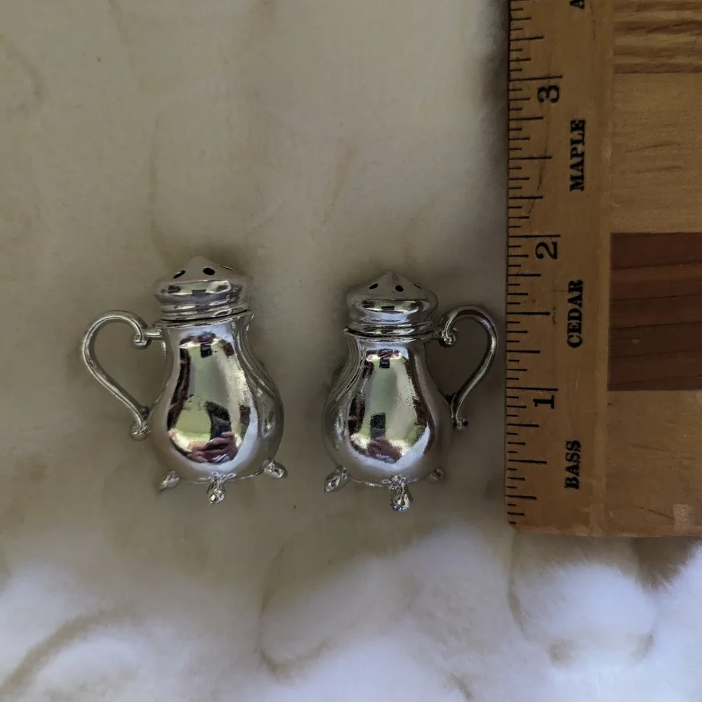 Vintage salt and pepper California